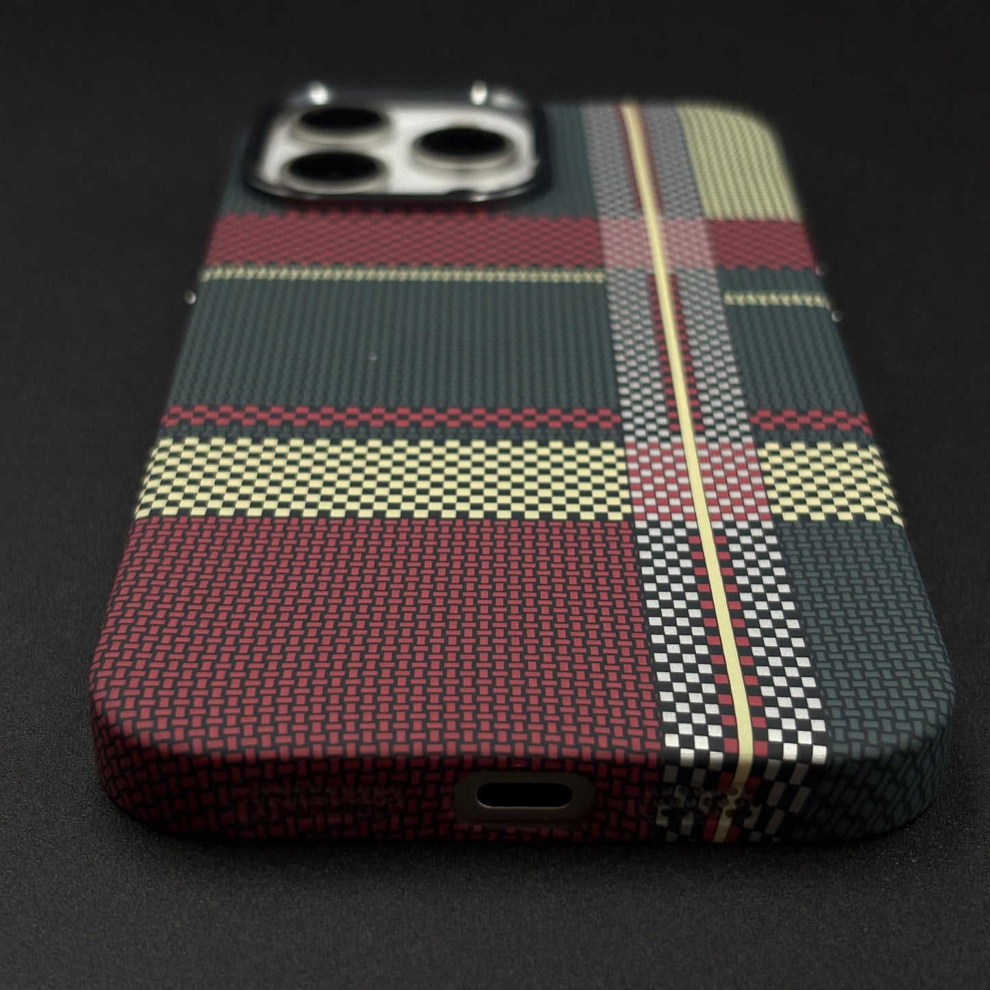 Aramid Texture Case Checkered Pattern for iPhone Carbon Fibre Feel | Hidden MagSafe | Ultra Slim Fit