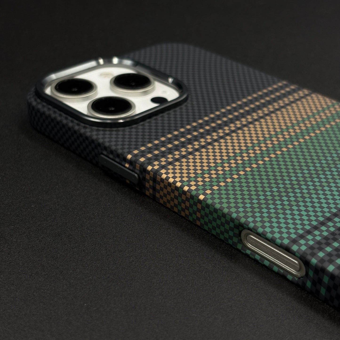 iPhone Series Pixelated Premium Slim Case | Rare Aramid Texture Finish | Real Carbon Fibre Feel | Hidden MagSafe