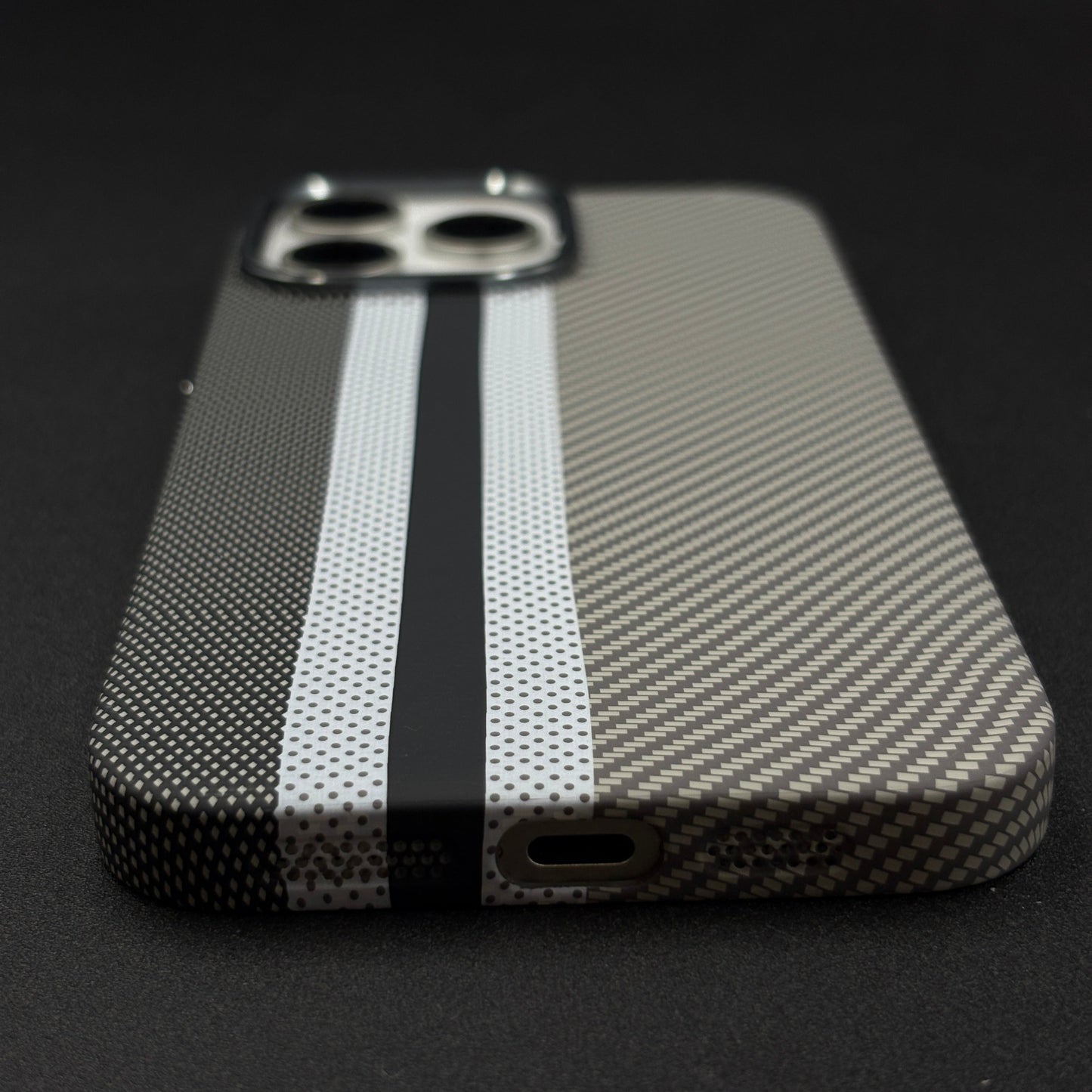 Aramid Texture Case Stripe Pattern Gray for iPhone Carbon Fibre Feel | Hidden MagSafe | Ultra Slim Fit