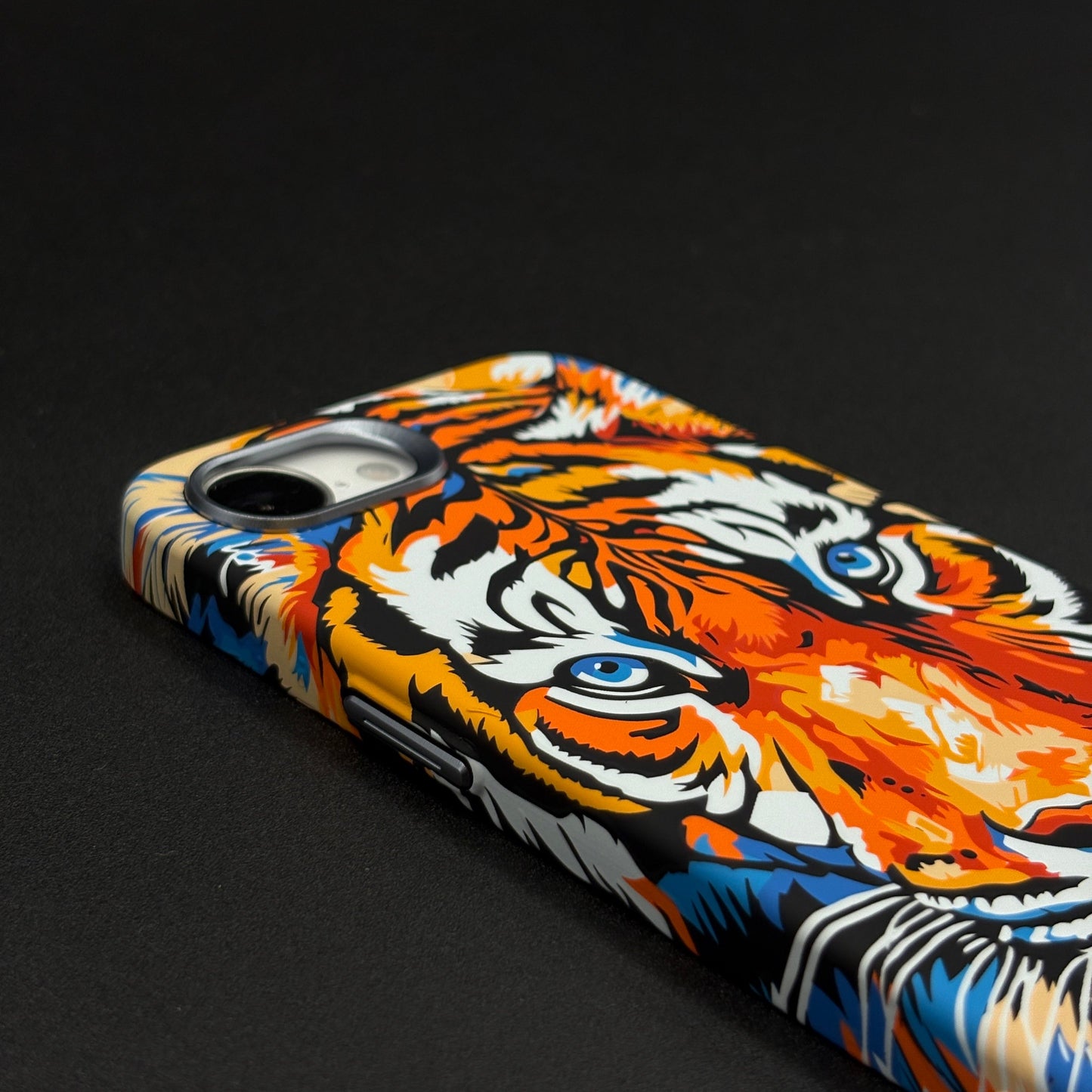 Aramid Texture Case Tiger for iPhone 16E Carbon Fibre Feel | Hidden MagSafe | Ultra Slim Fit