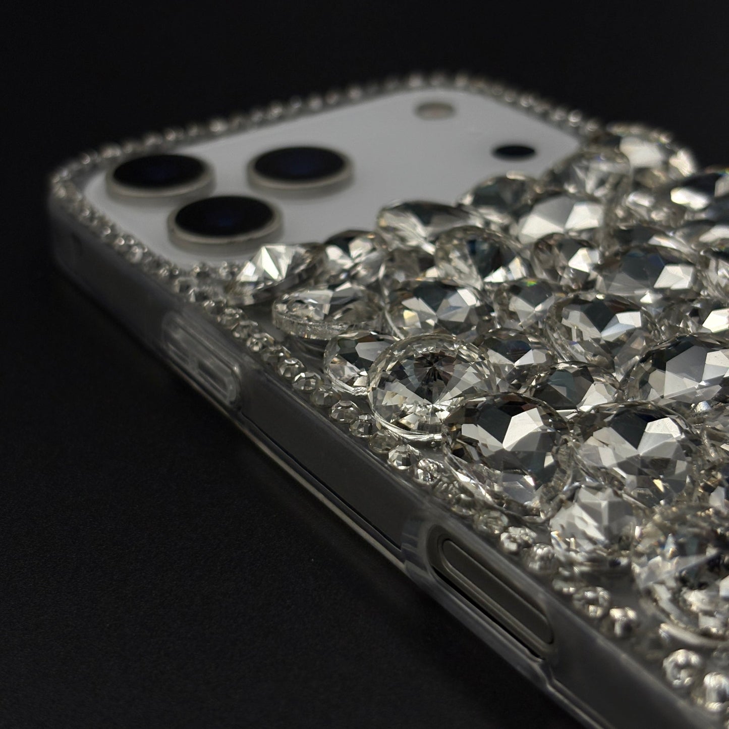 Gemstone Luxe Case for iPhone 17 Series with Crystal Embellishment and Elegant Sparkle