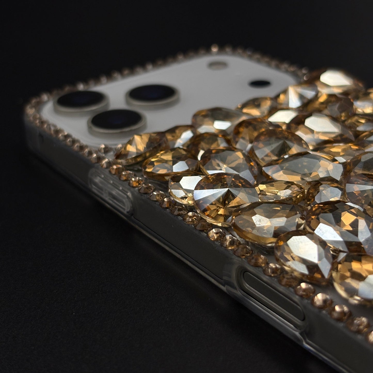 Gemstone Luxe Case for iPhone 17 Series with Crystal Embellishment and Elegant Sparkle