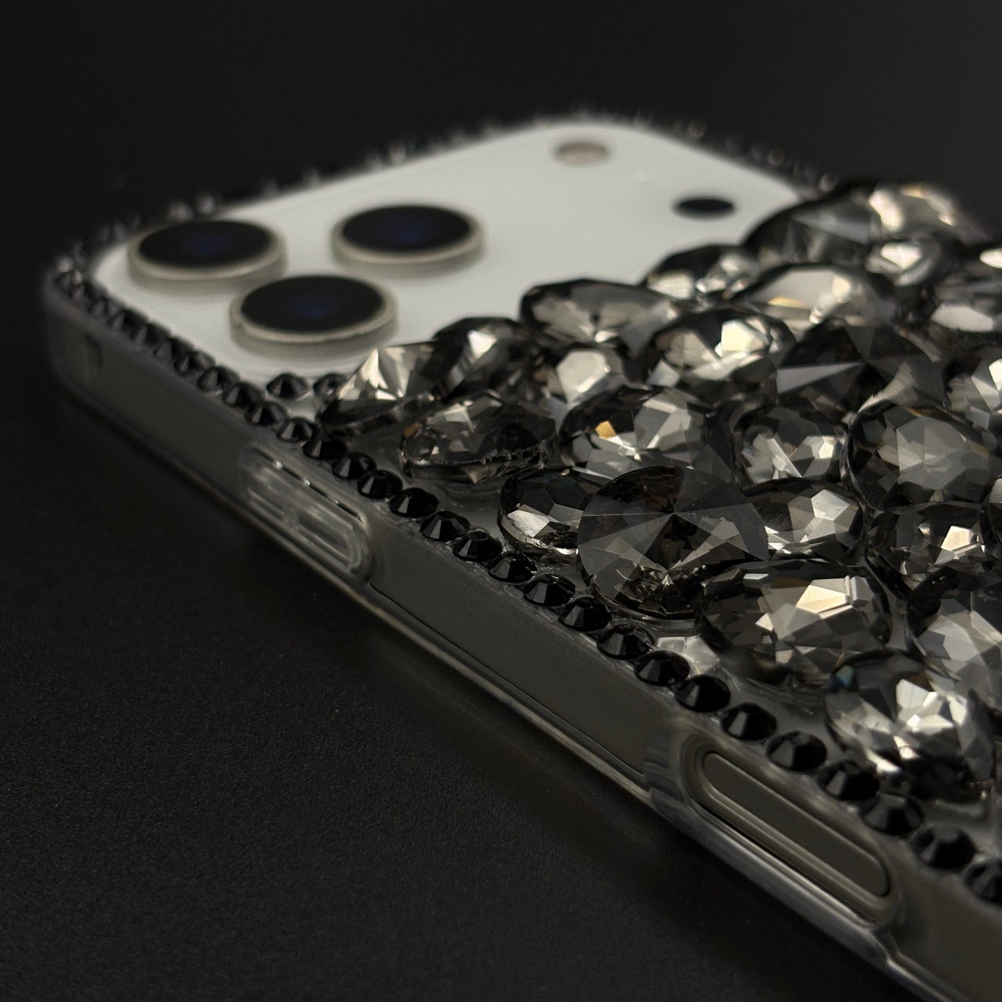 Gemstone Luxe Case for iPhone 17 Series with Crystal Embellishment and Elegant Sparkle