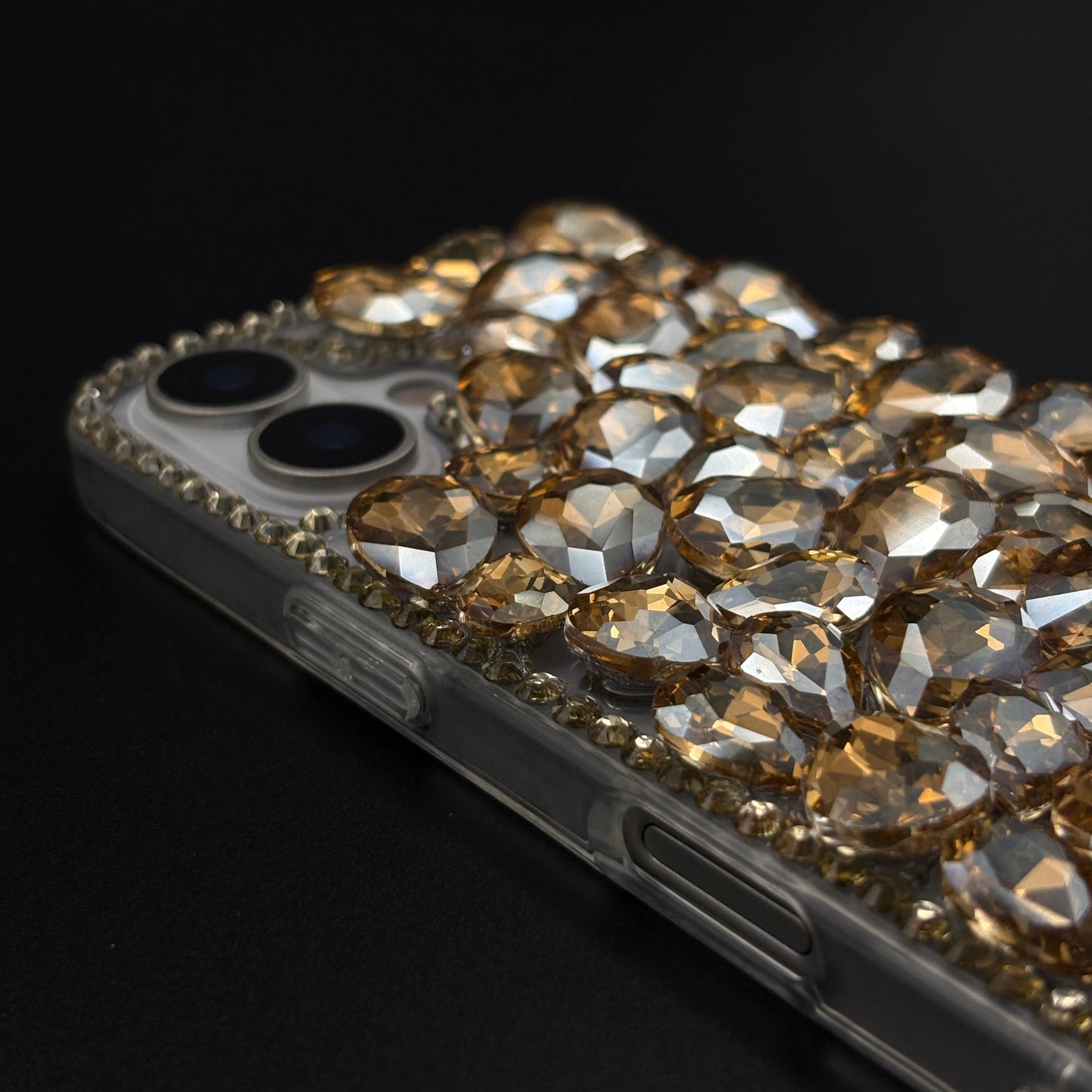 Gemstone Luxe Case for iPhone 17 with Crystal Embellishment and Elegant Sparkle