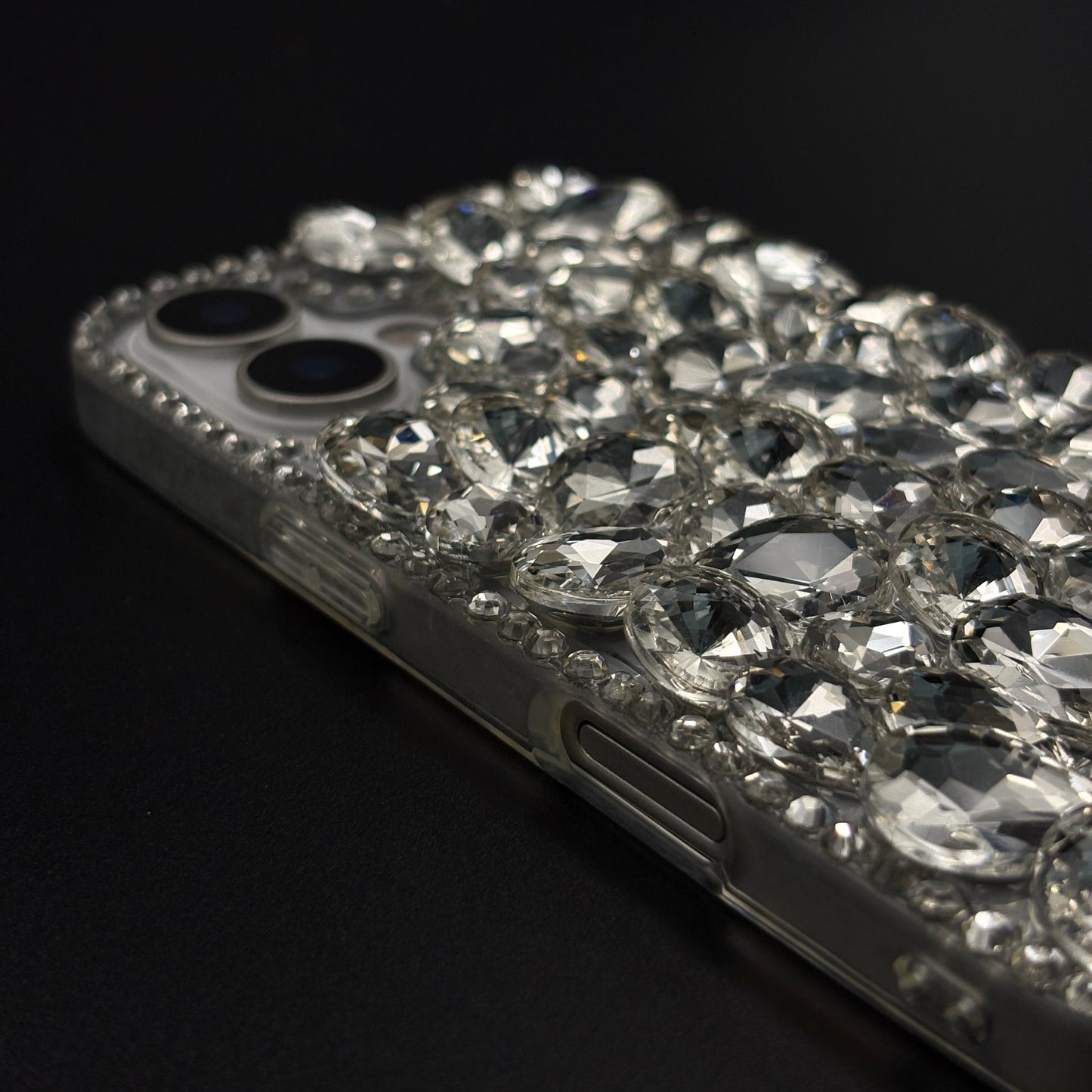 Gemstone Luxe Case for iPhone 17 with Crystal Embellishment and Elegant Sparkle