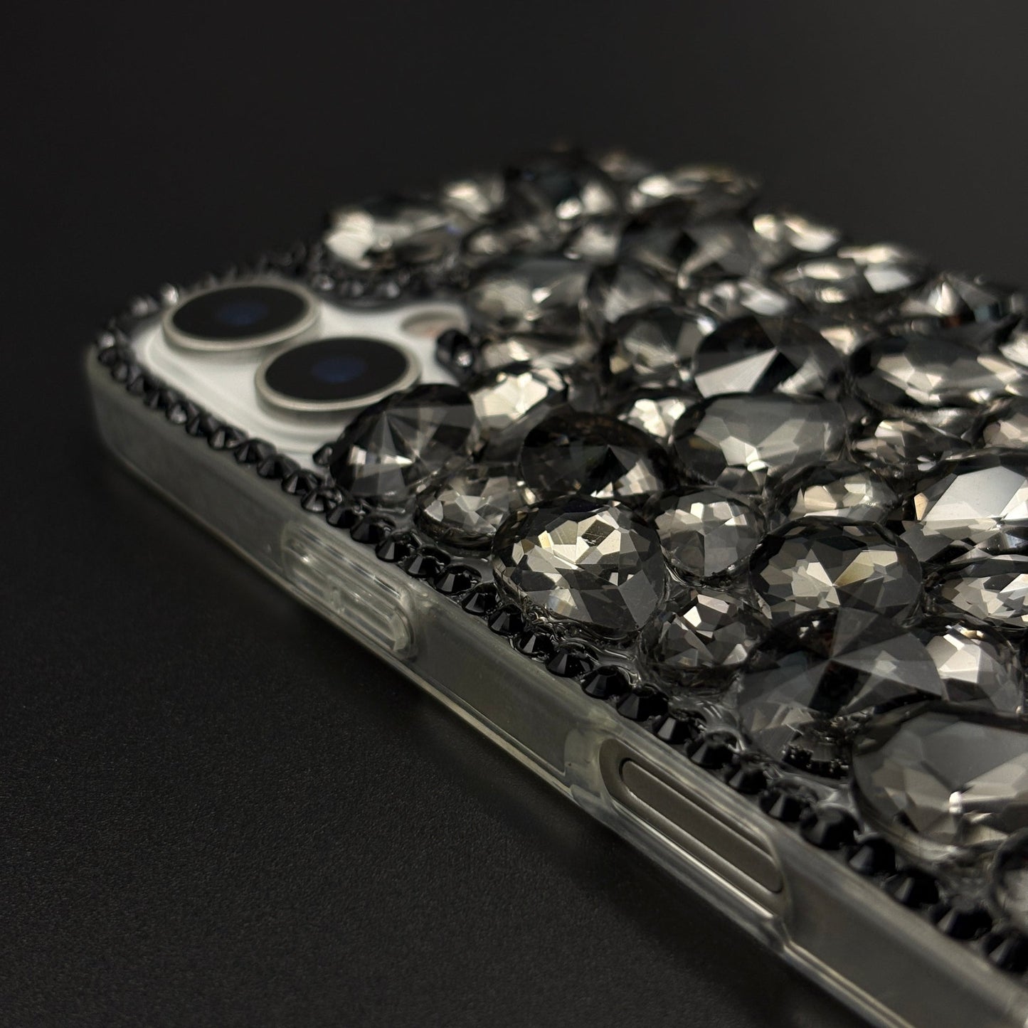 Gemstone Luxe Case for iPhone 17 with Crystal Embellishment and Elegant Sparkle