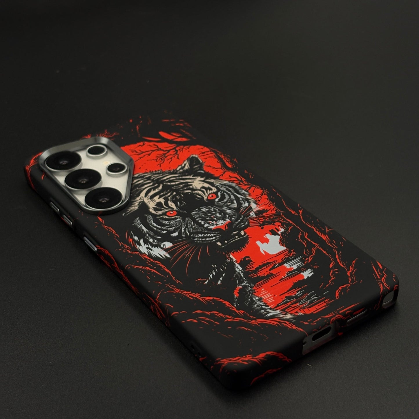 Tiger Flame Noir Carbon Fiber Hidden MagSafe Case for Samsung Galaxy S25 Ultra