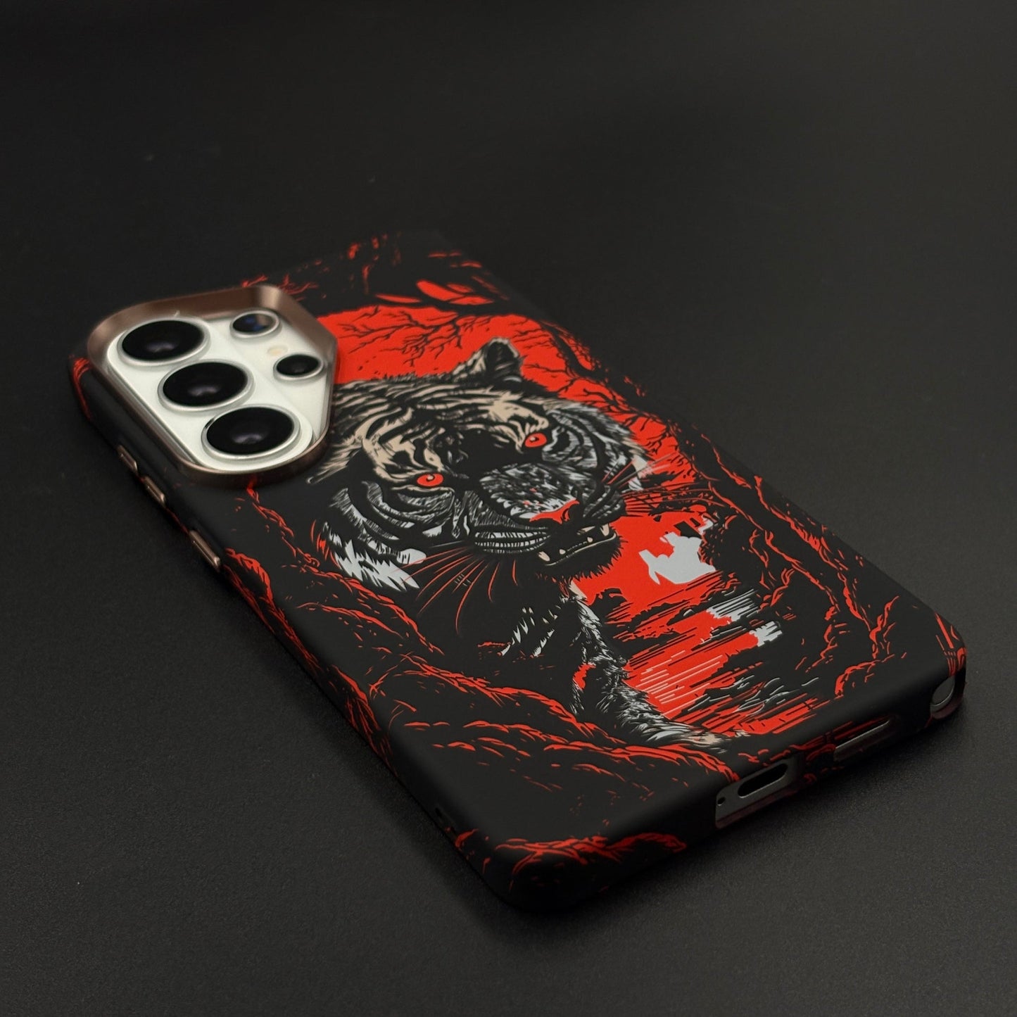 Tiger Flame Noir Carbon Fiber Hidden MagSafe Case for Samsung Galaxy S26 Ultra