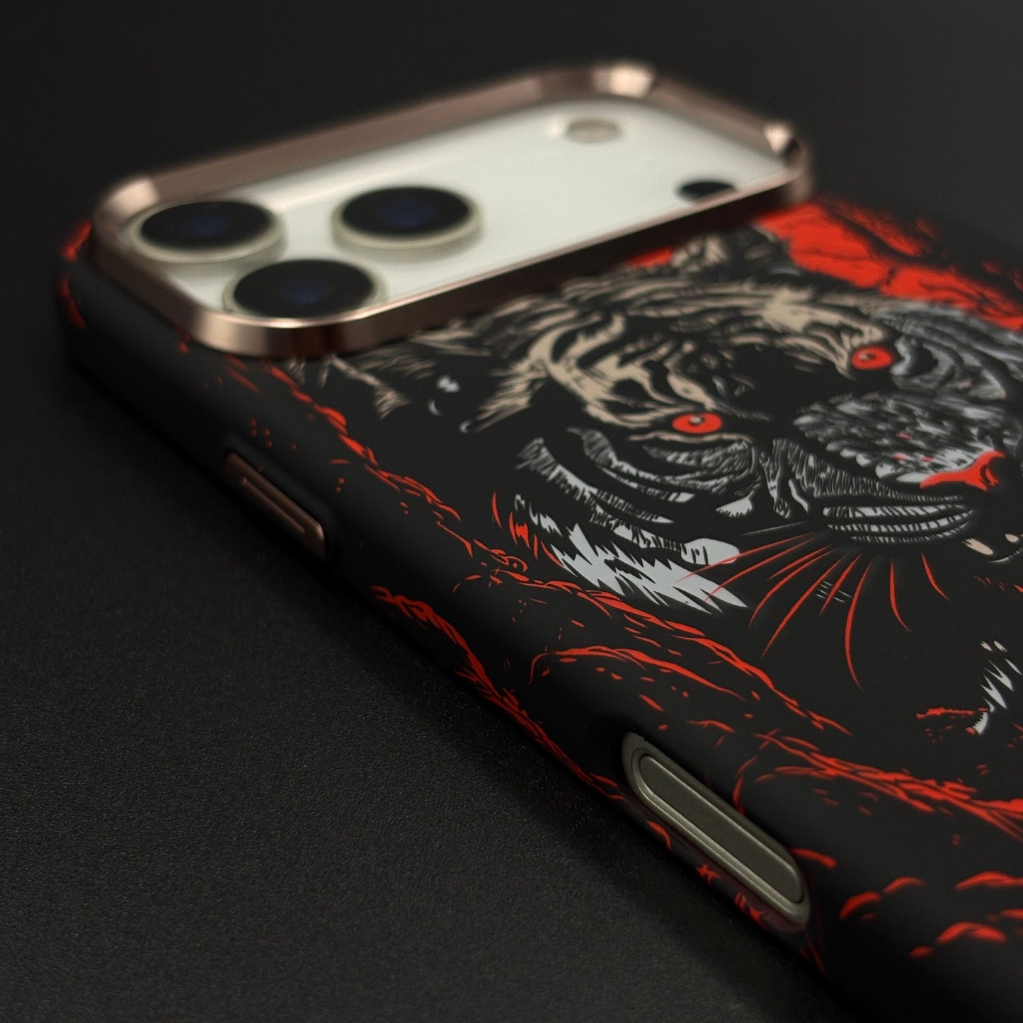 Tiger Flame Noir Carbon Fiber Hidden MagSafe Case for iPhone 17 Series