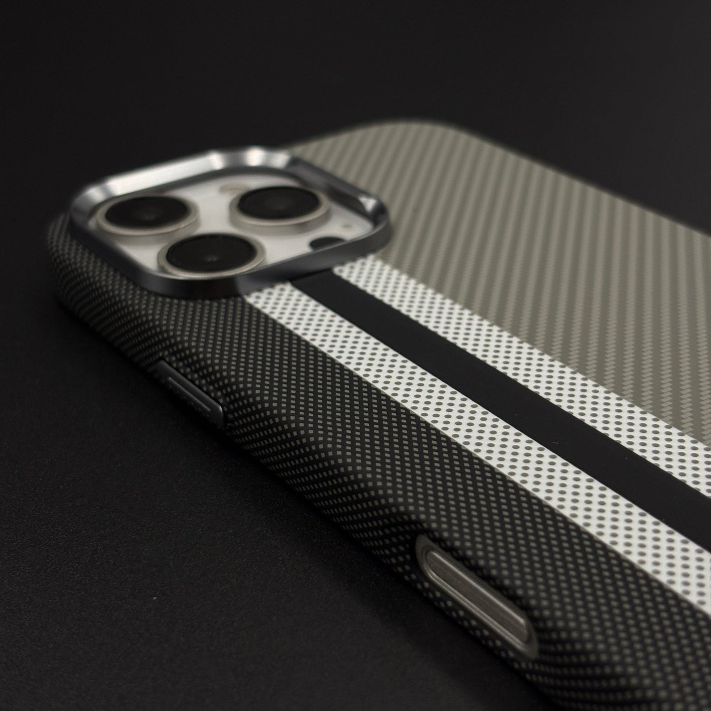 Aramid Texture Case Stripe Pattern Gray for iPhone | Carbon Fibre Feel | Hidden MagSafe | Ultra Slim Fit