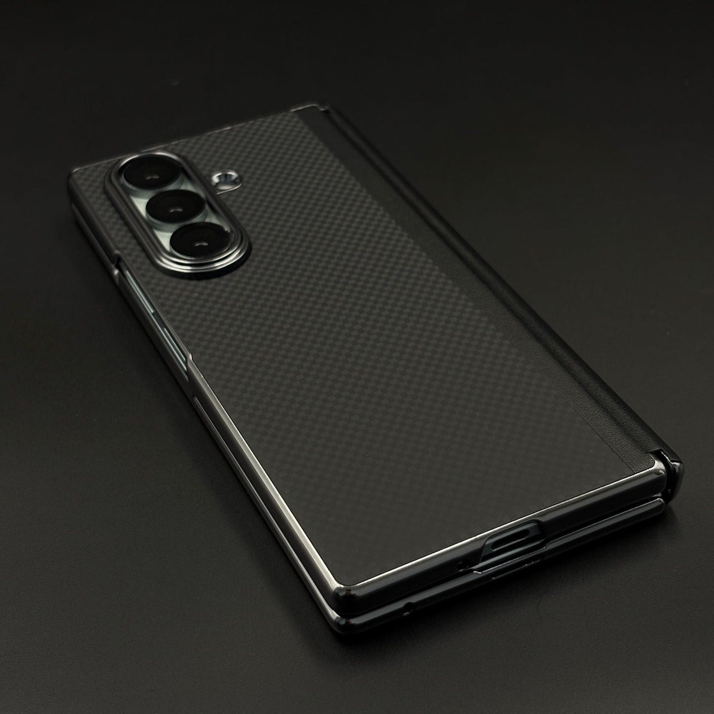 Carbon Fiber Feel Texture Hinge Protection Case for Samsung Galaxy Z Fold 7 | Front Screen Protector