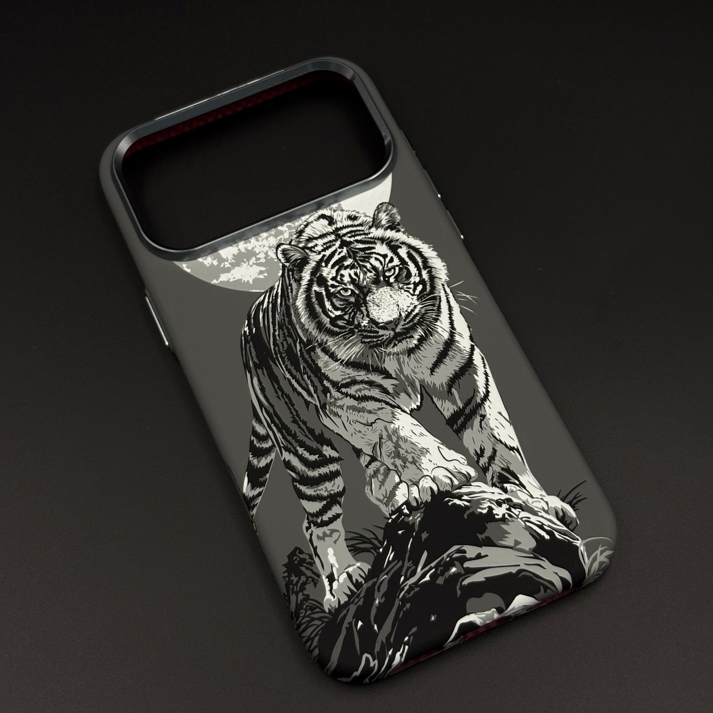 Aramid Texture Case Moonlit Tiger Prowl for iPhone 17 Series Carbon Fibre Feel | Hidden MagSafe | Ultra Slim Fit