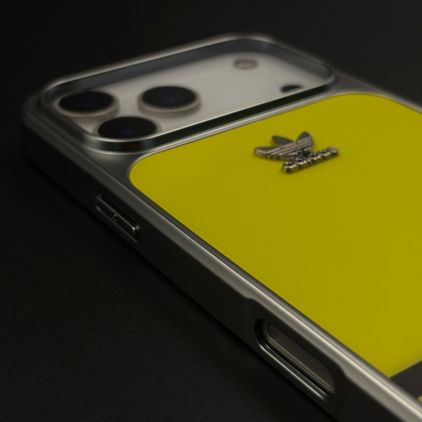 Luxury Sport Brand Style Metal Frame Yellow Stripe Case for iPhone 17 Series