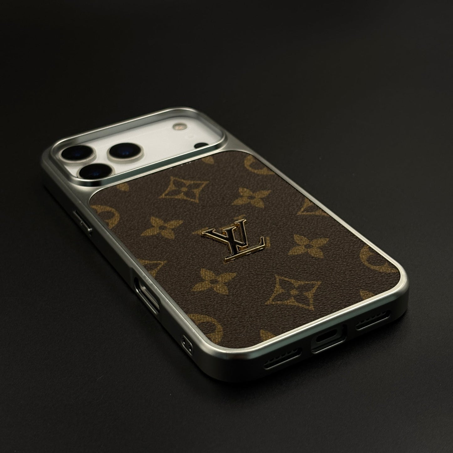 Luxury Fashion Brand Leather-Texture Case with Metallic Logo for iPhone 17 Series