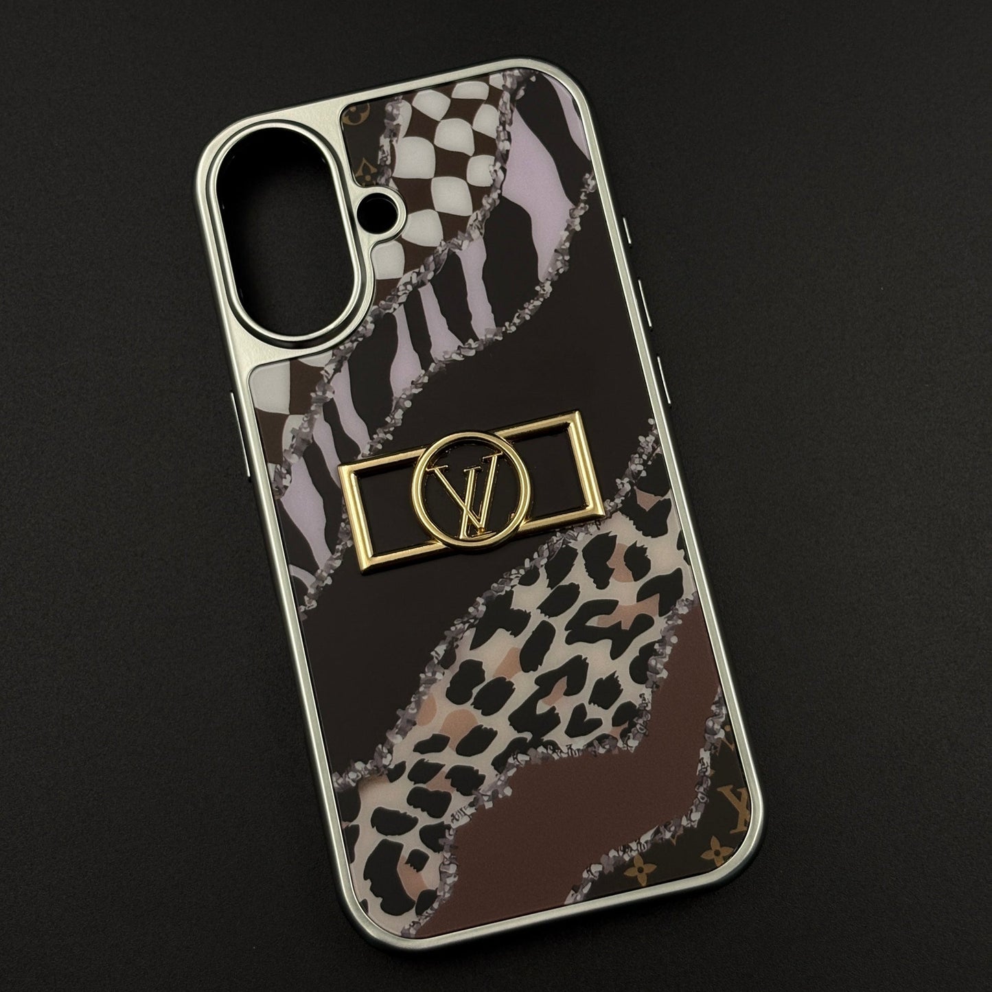Luxury Fashion Brand Animal Inspired Case with Metallic Emblem for iPhone 17