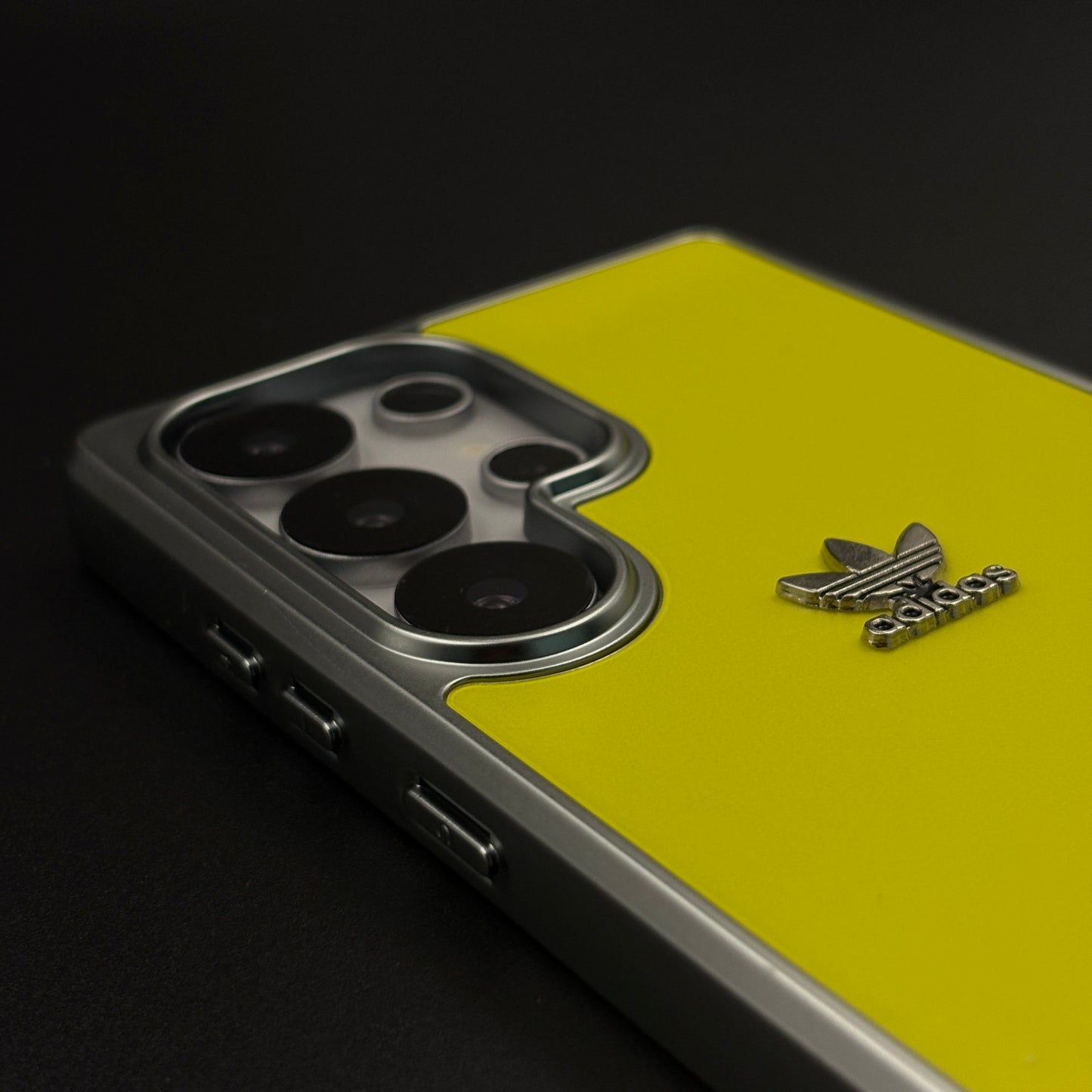 Luxury Sport Brand Style Metal Frame Yellow Stripe Case for Samsung Galaxy S25 Ultra