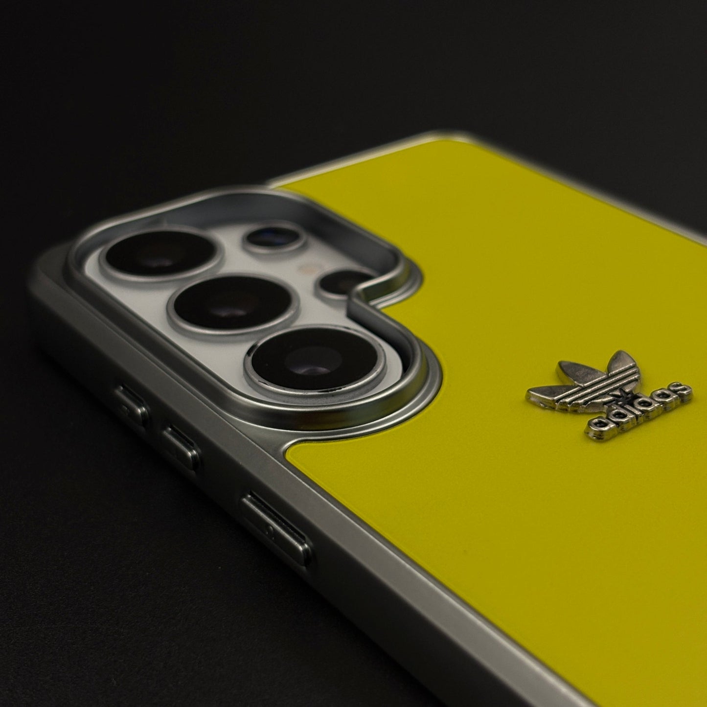 Luxury Sport Brand Style Metal Frame Yellow Stripe Case for Samsung Galaxy S26 Ultra