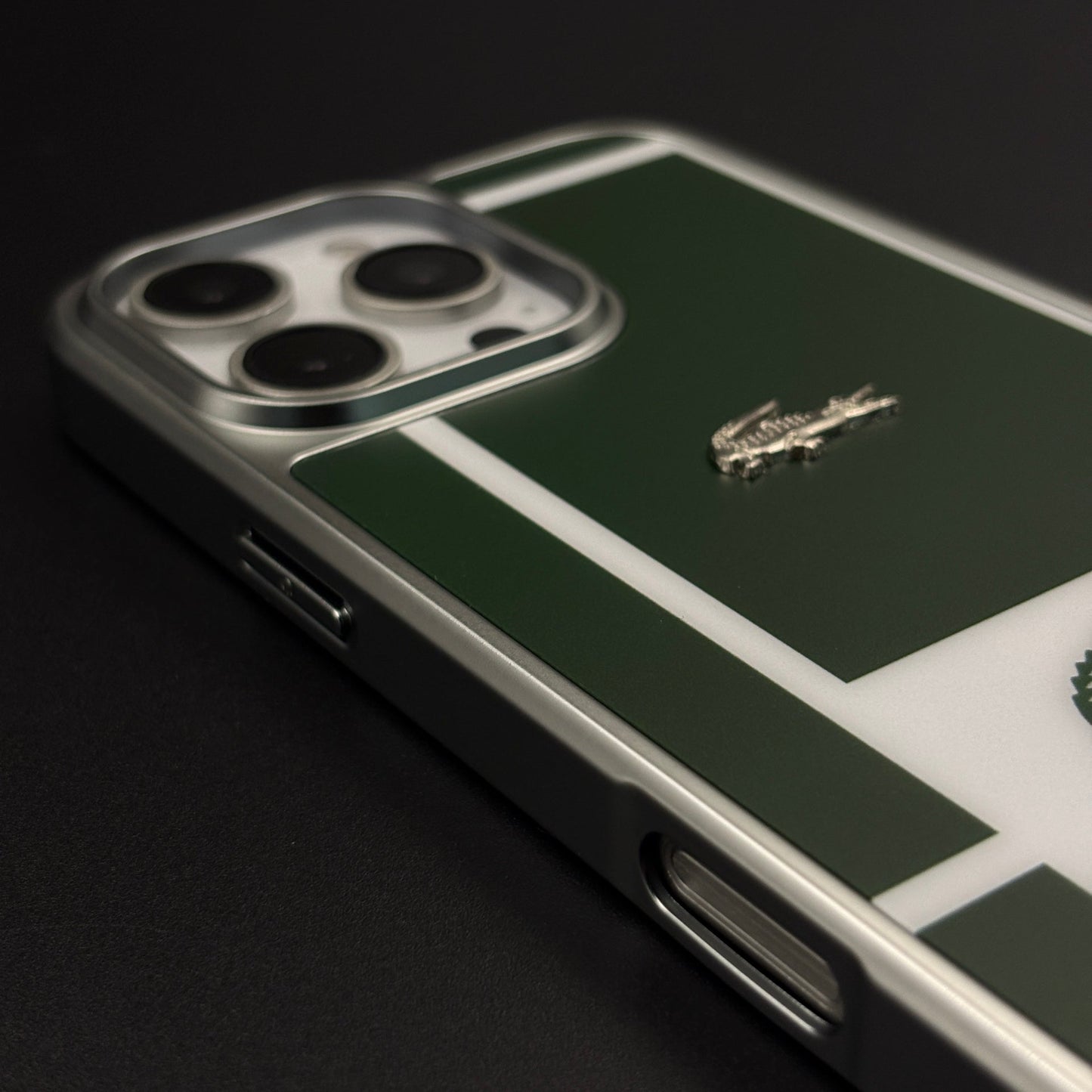 Luxury Lifestyle Brand Croc Stripe Case with Metal Emblem for iPhone 16 Pro Max