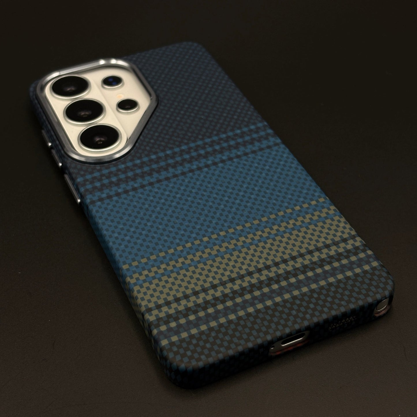 Carbon Fibre Gradient Stripe Hidden MagSafe Mobile Case Cover for Samsung Galaxy S26 Ultra