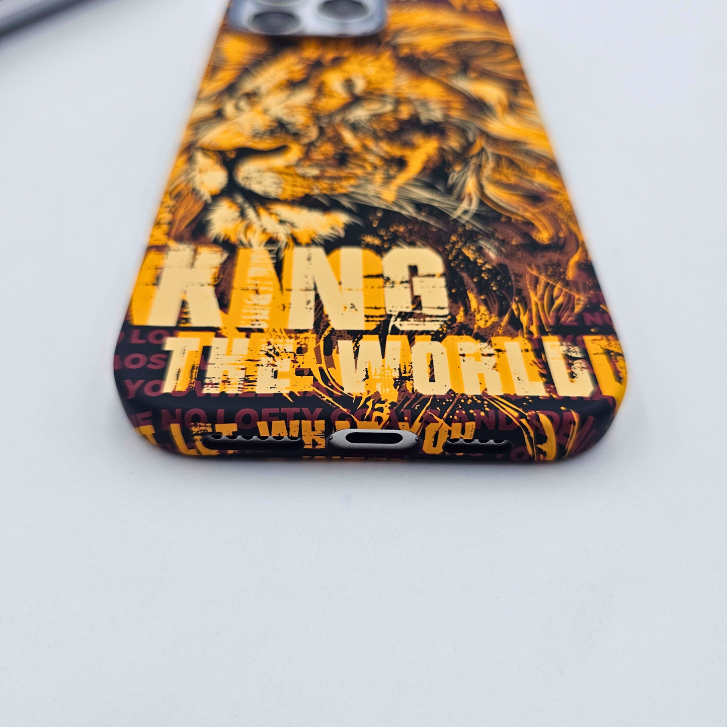 iPhone Series Lion The King Premium Slim Case | Rare Aramid Texture Finish | Real Carbon Fibre Feel | Hidden MagSafe