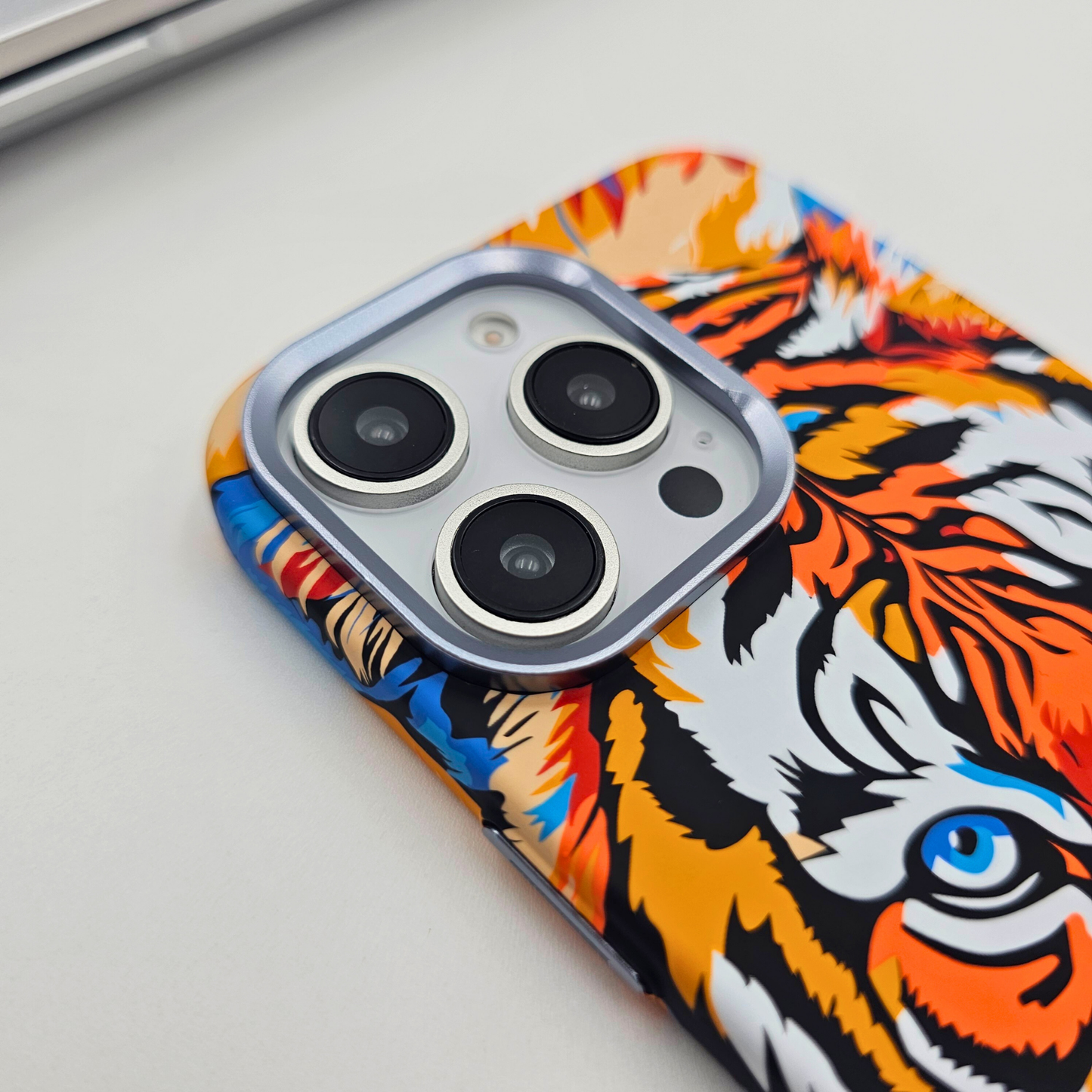 iPhone Series Tiger Premium Slim Case | Rare Aramid Texture Finish | Real Carbon Fibre Feel | Hidden MagSafe