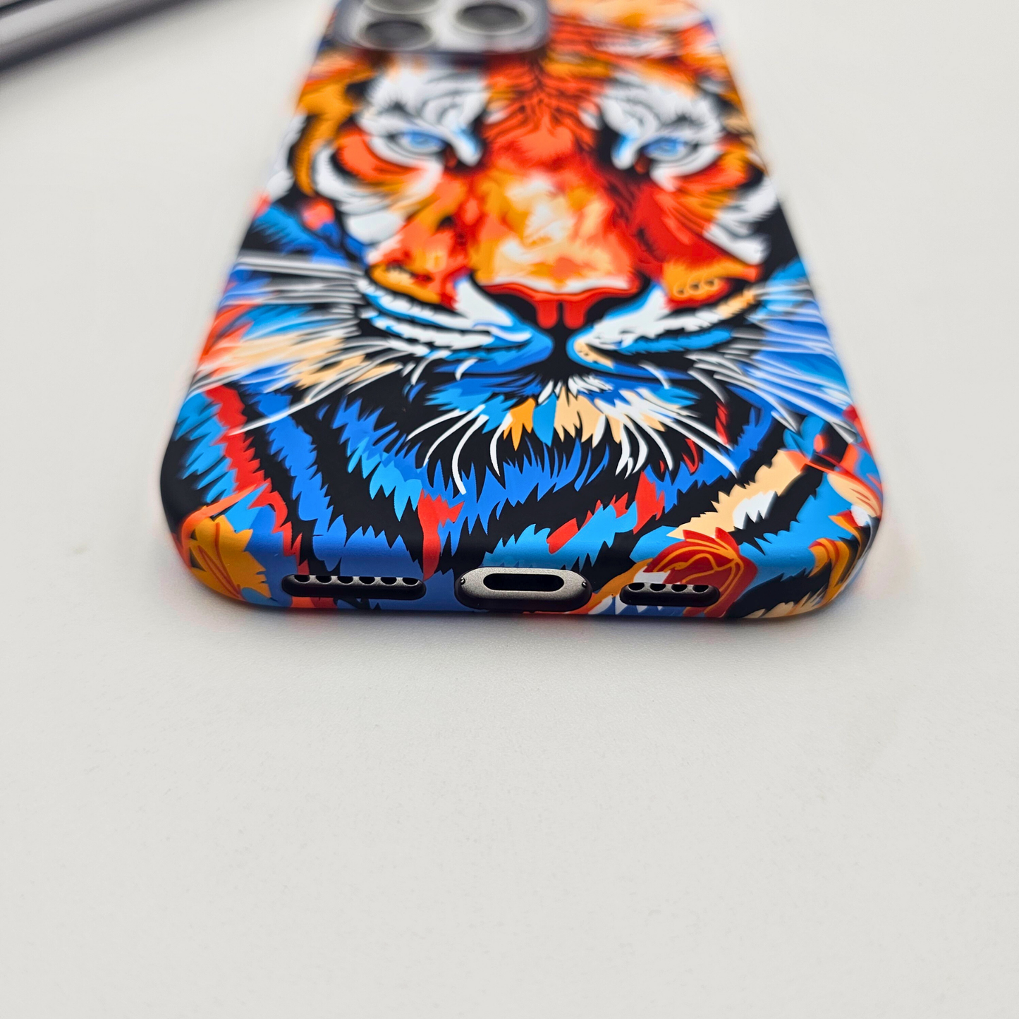 iPhone Series Tiger Premium Slim Case | Rare Aramid Texture Finish | Real Carbon Fibre Feel | Hidden MagSafe