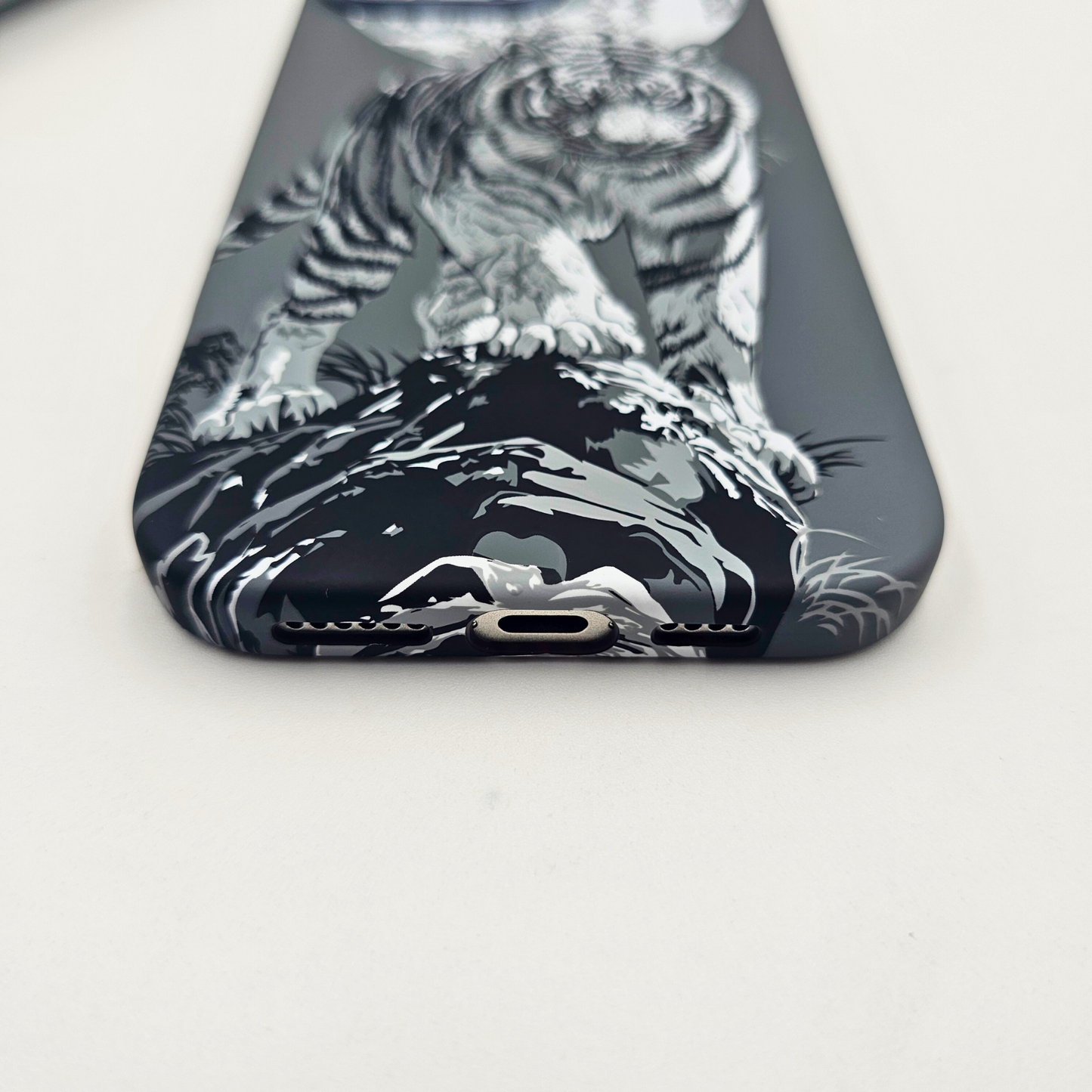 iPhone Series Tiger Grey Premium Slim Case | Rare Aramid Texture Finish | Real Carbon Fibre Feel | Hidden MagSafe