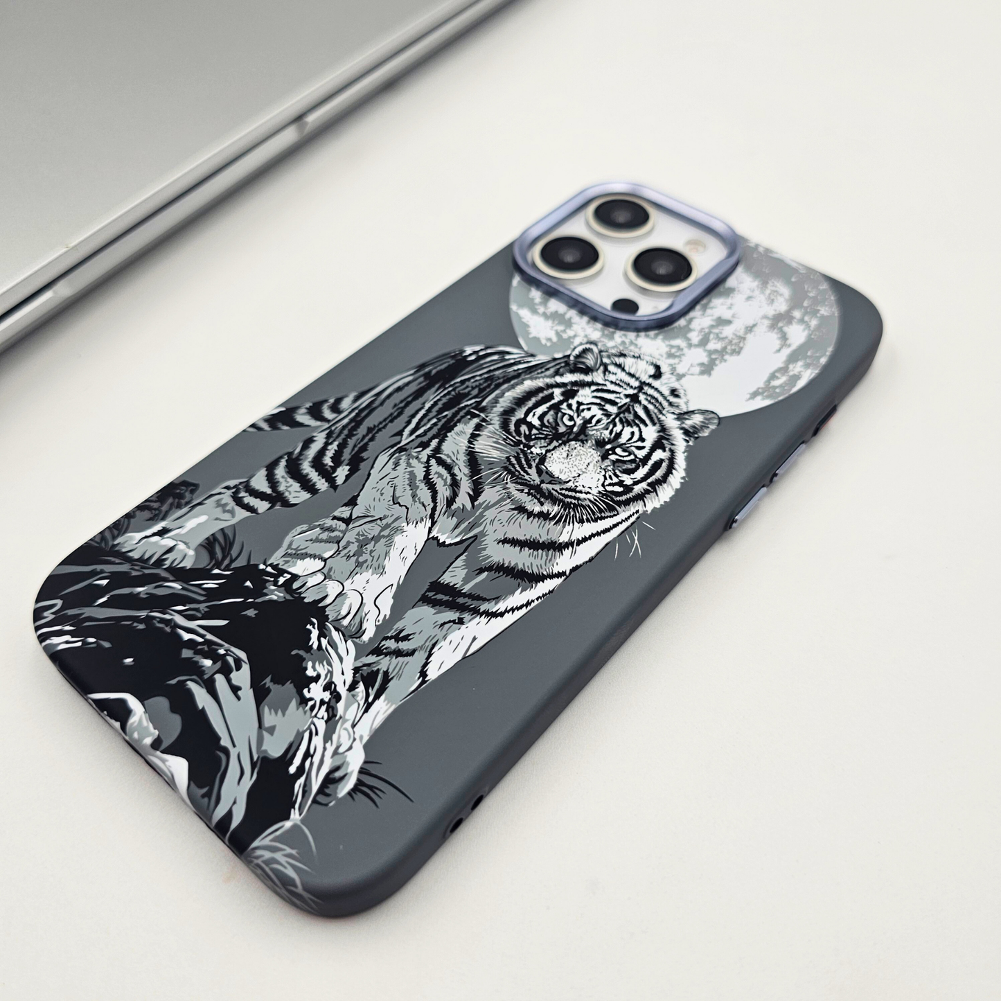 iPhone Series Tiger Grey Premium Slim Case | Rare Aramid Texture Finish | Real Carbon Fibre Feel | Hidden MagSafe