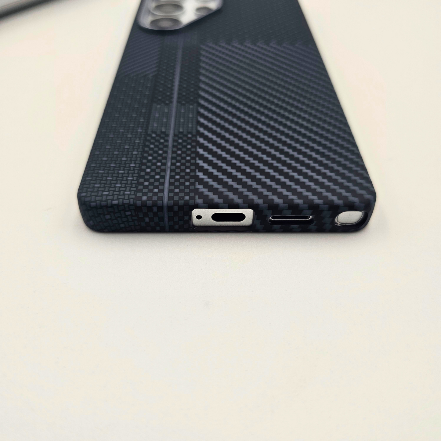 Samsung Galaxy S24 Ultra Black Pattern Premium Slim Case | Rare Aramid Texture Finish | Real Carbon Fibre Feel | Hidden MagSafe