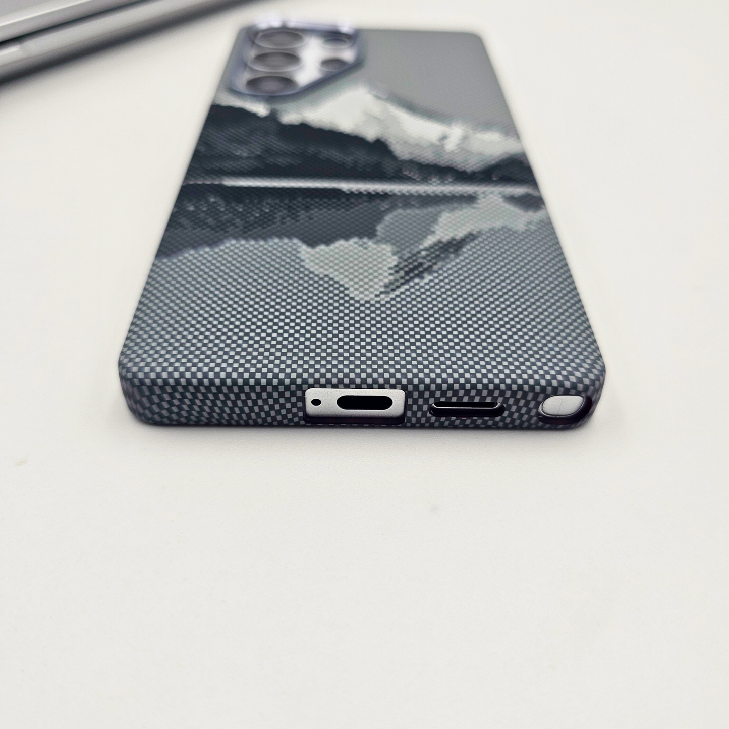 Samsung Galaxy S24 Ultra Mountain Premium Slim Case | Rare Aramid Texture Finish | Real Carbon Fibre Feel | Hidden MagSafe