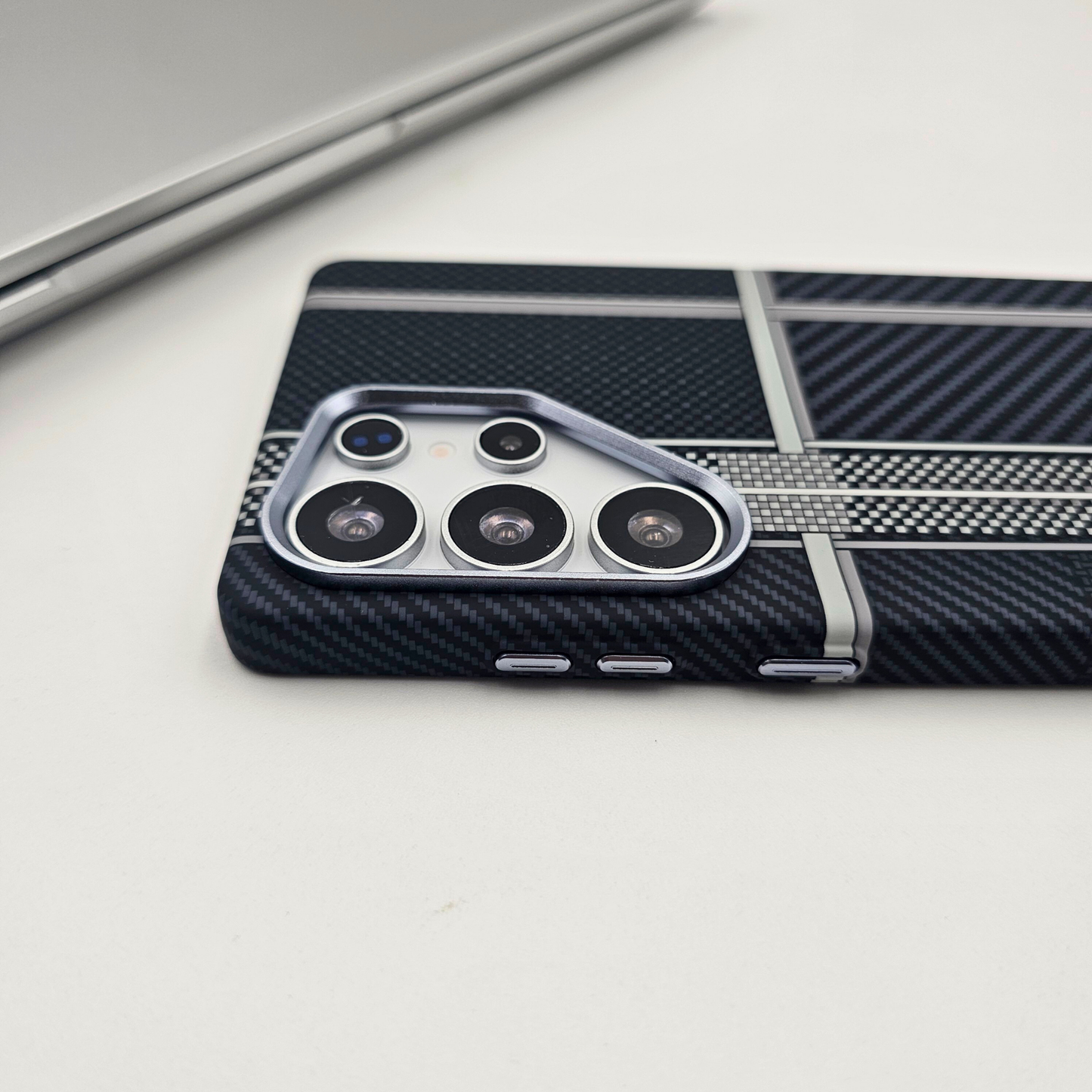 Samsung Galaxy S24 Ultra Striped Black Premium Slim Case | Rare Aramid Texture Finish | Real Carbon Fibre Feel | Hidden MagSafe