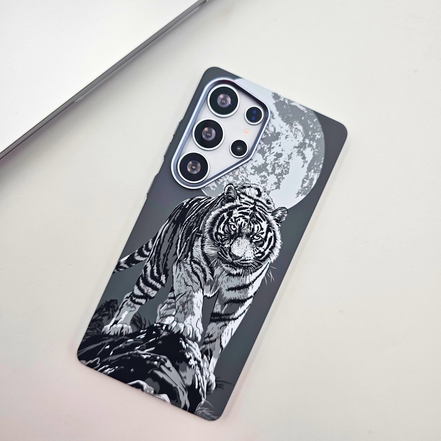 Samsung Galaxy S24 Ultra Tiger Grey Premium Slim Case | Rare Aramid Texture Finish | Real Carbon Fibre Feel | Hidden MagSafe