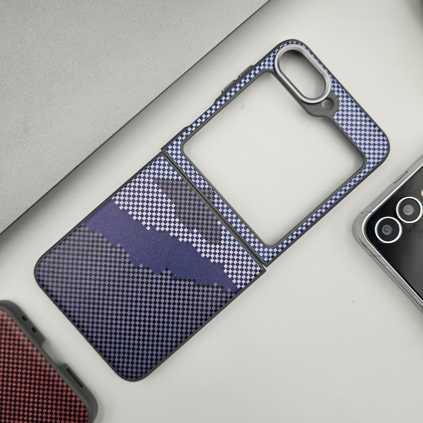 Samsung Galaxy Z Flip 5 Carbon Fibre Pattern Slim Case