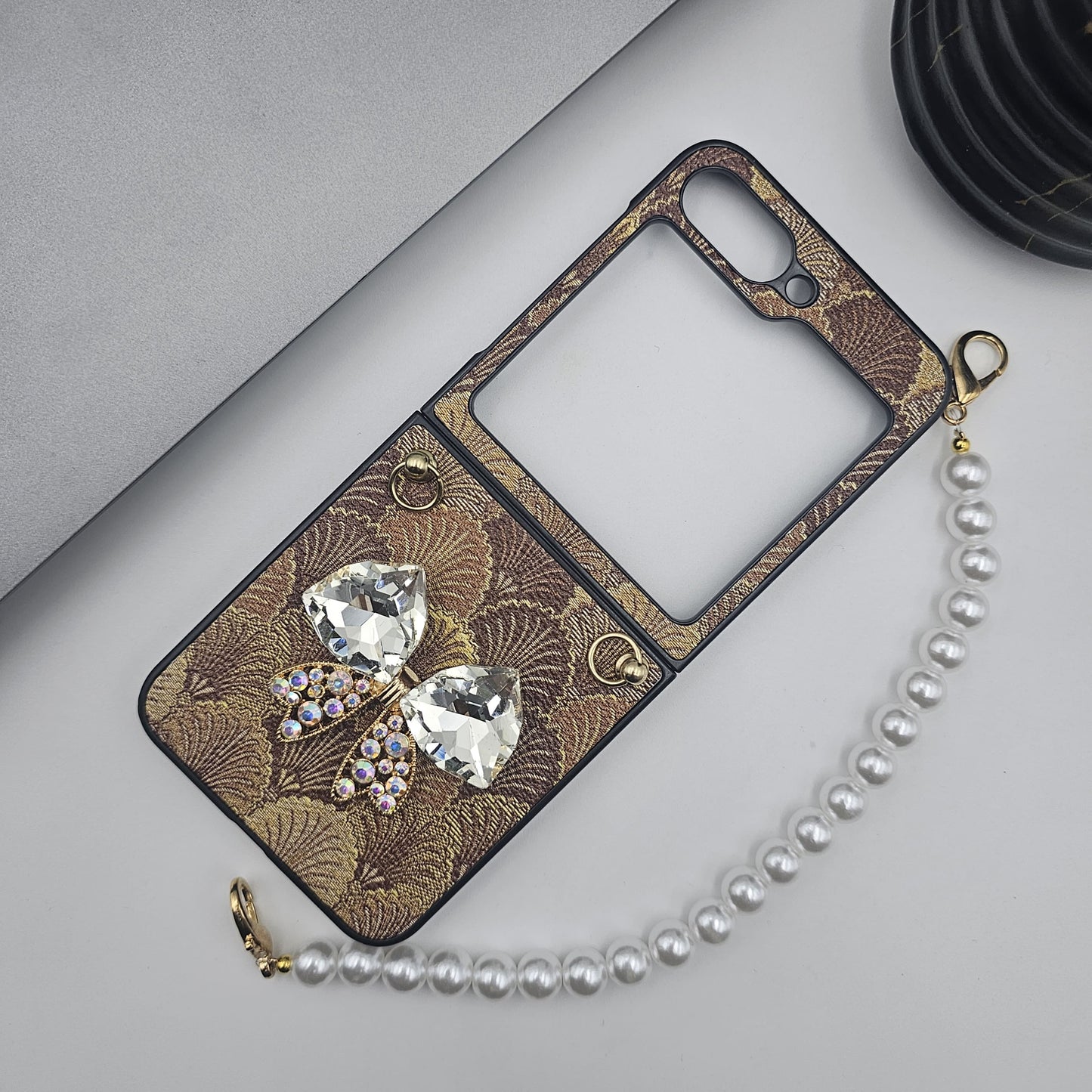 Samsung Galaxy Z Flip 6 Sea Shell Pattern Bow Diamond Pearl Strap Holder Case