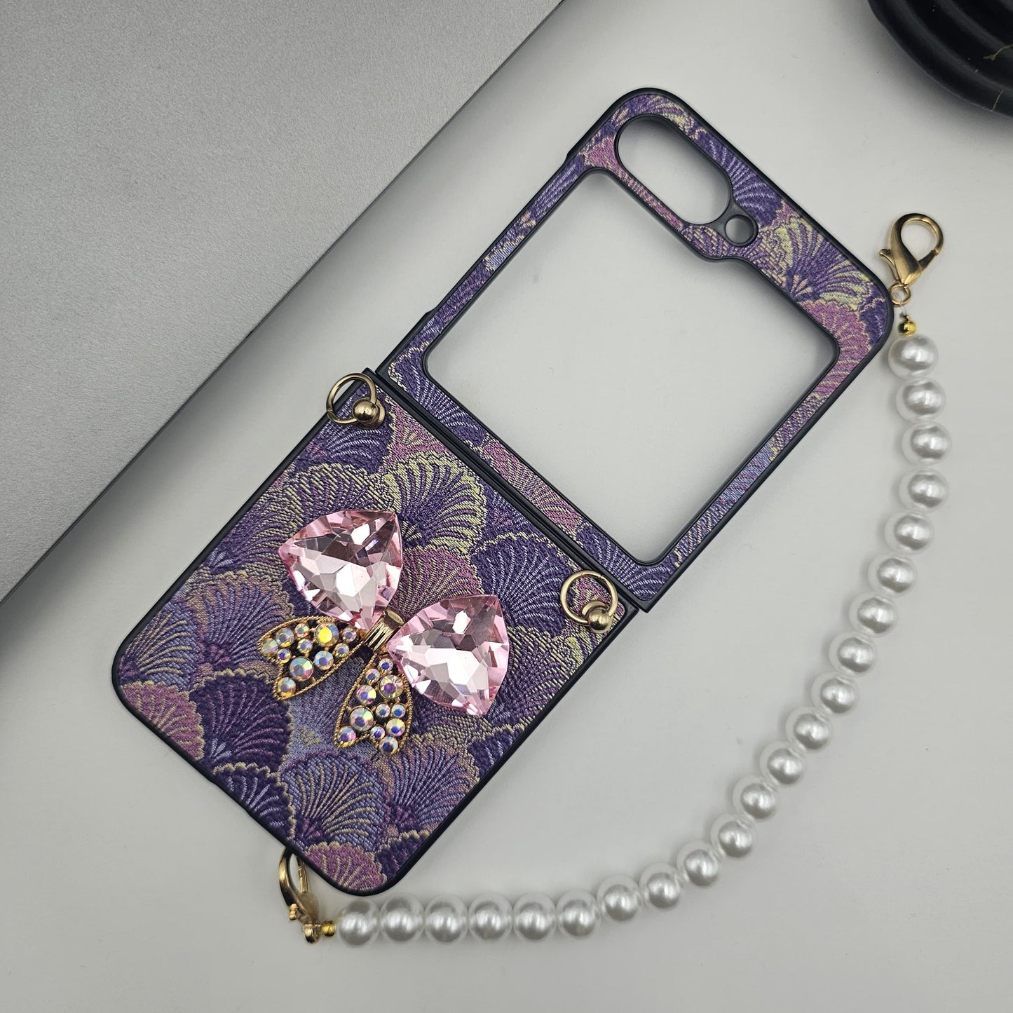 Samsung Galaxy Z Flip 6 Sea Shell Pattern Bow Diamond Pearl Strap Holder Case