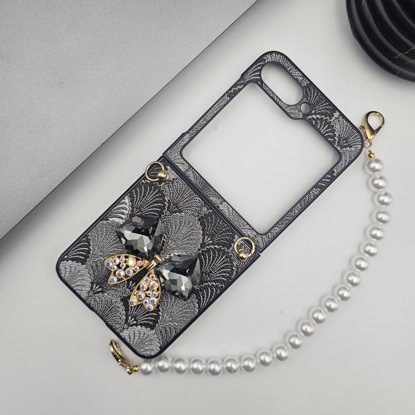Samsung Galaxy Z Flip 6 Sea Shell Pattern Bow Diamond Pearl Strap Holder Case
