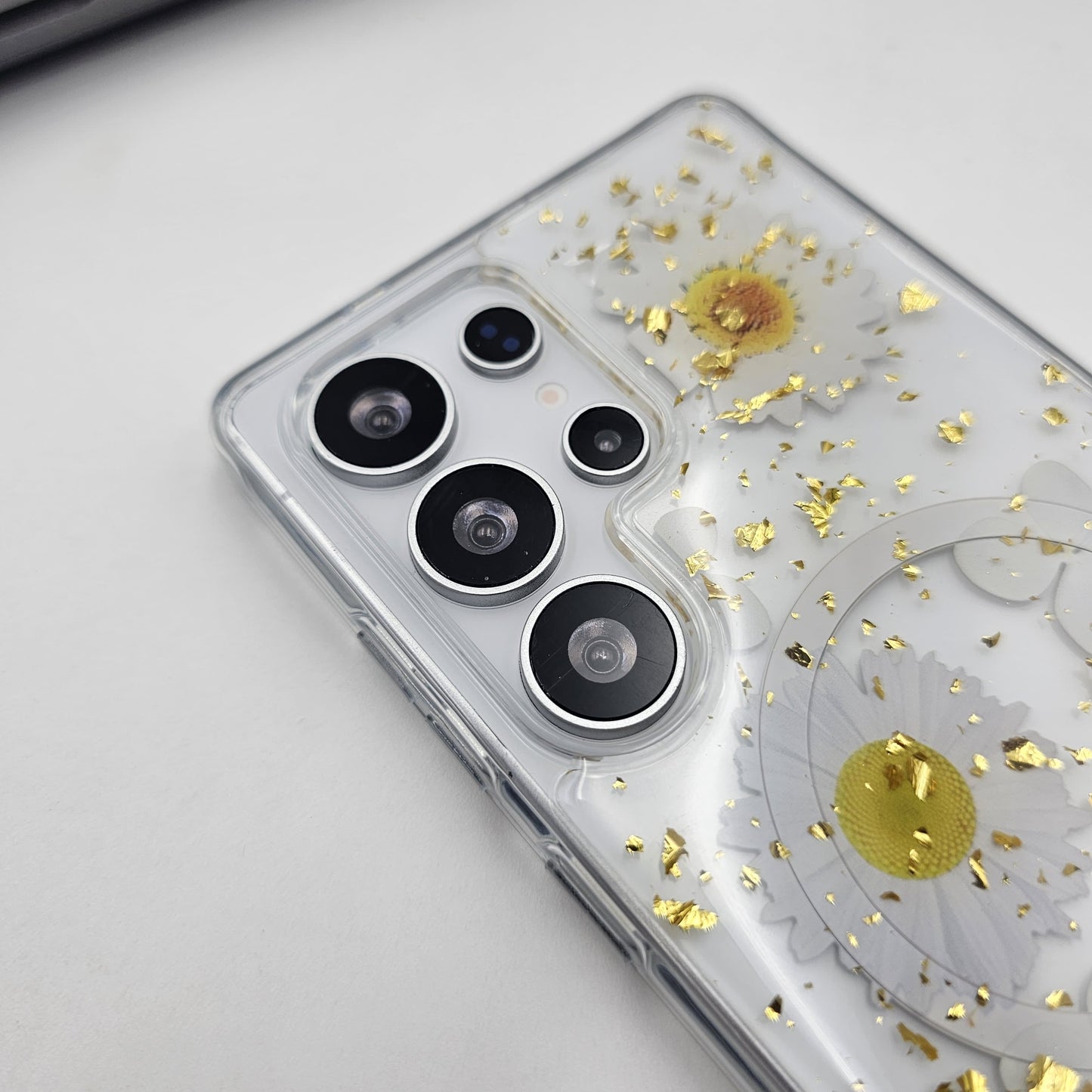 Samsung Galaxy S25 Ultra Floral Non Yellow Glitter Magsafe Silicone Case