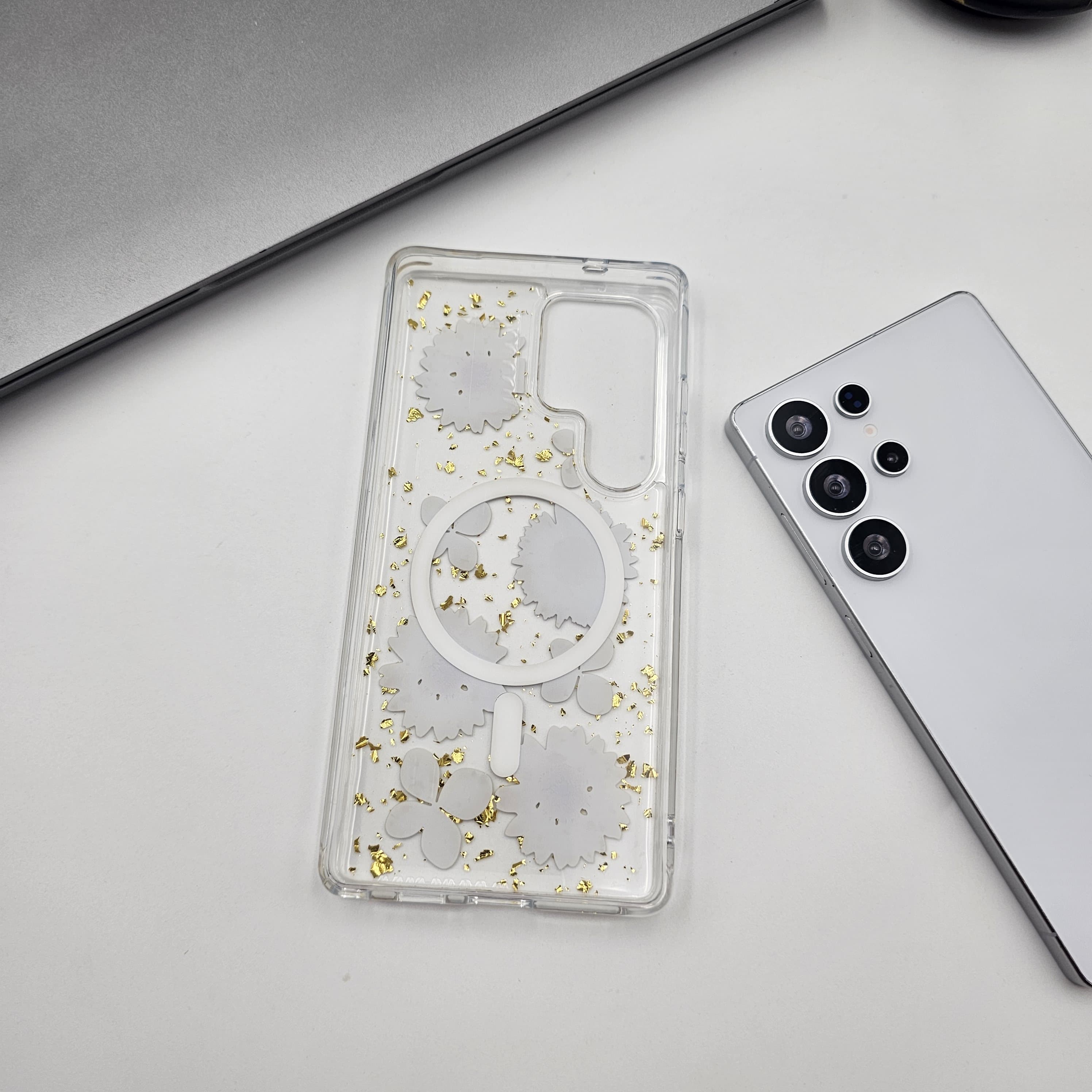 Samsung Galaxy S25 Ultra Floral Non Yellow Glitter Magsafe Silicone Case