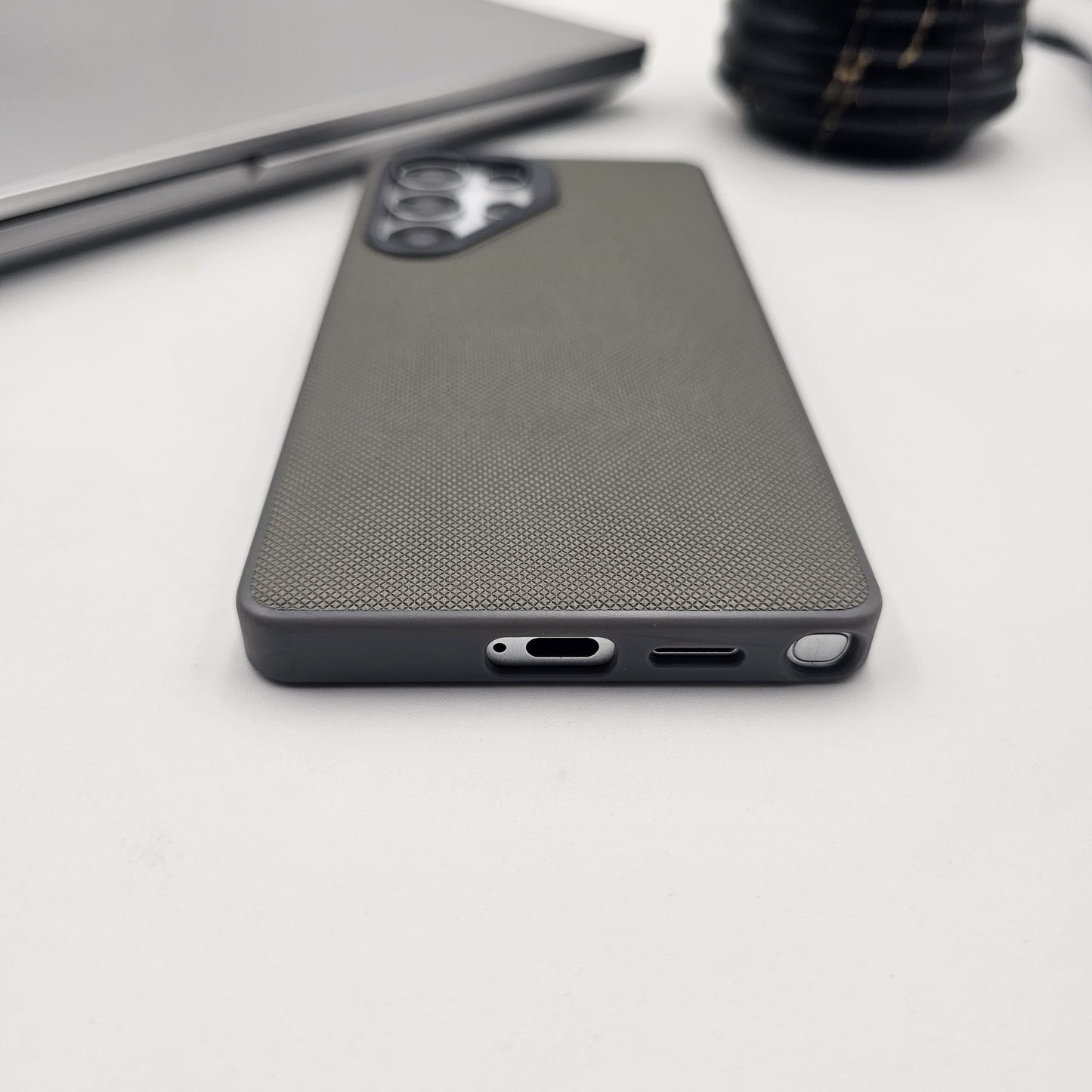 Samsung Galaxy S25 Ultra Frost Shield Slim Case Inside Velvet