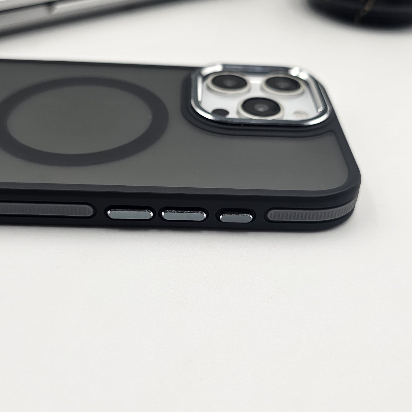 iPhone Smokey Magnetic Magsafe Case Metal Camera Bump