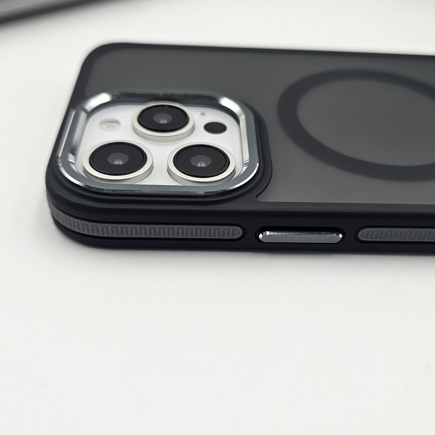 iPhone Smokey Magnetic Magsafe Case Metal Camera Bump