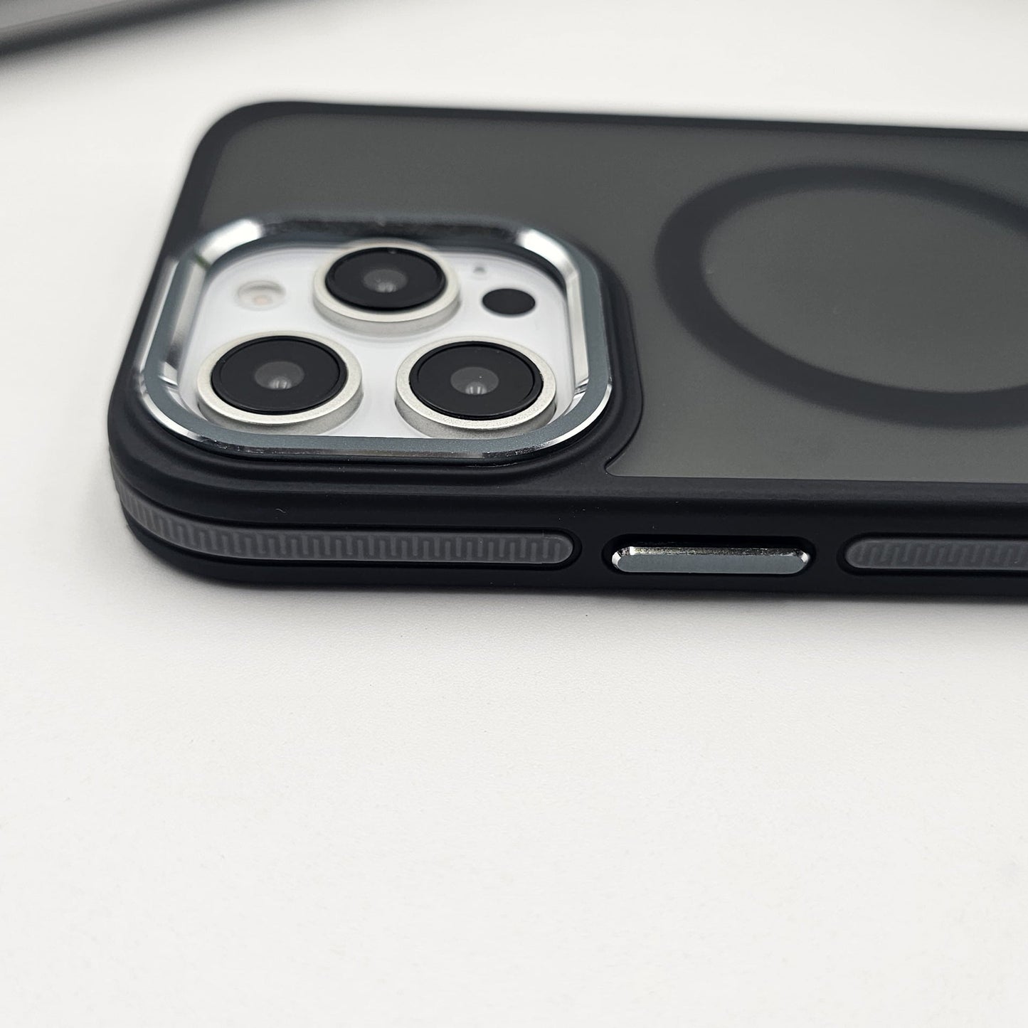 iPhone Smokey Magnetic Magsafe Case Metal Camera Bump