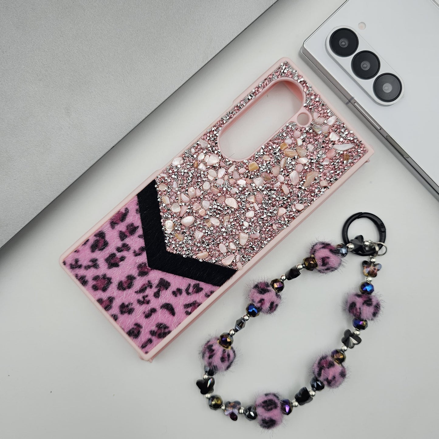 Samsung Galaxy Z Fold 6 Rhinestone Leopard Soft Fur Wristband Sling Case